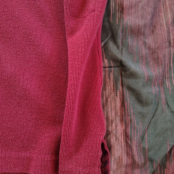 Arrow Men's V-Neck Sweater in Red with Black Stripe - Picture 3 of 4